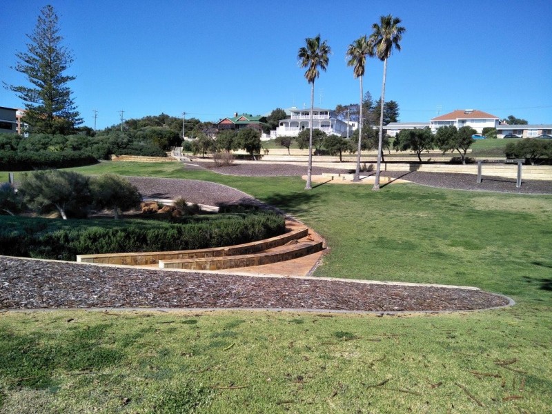 4/8 Wellington, Bunbury WA 6230