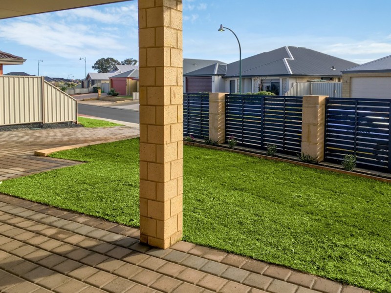 10 Pluto Drive, Australind WA 6233