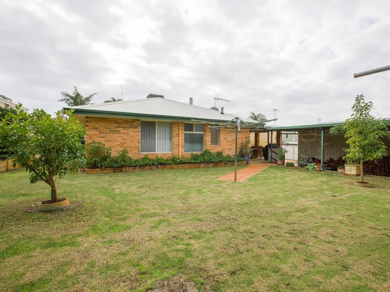 10 Hibiscus Court, Eaton WA 6232