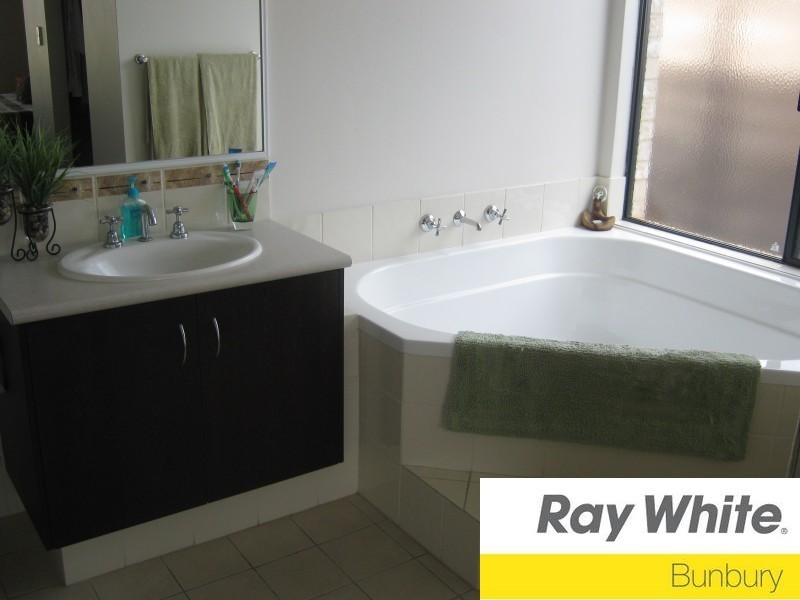 115 Hornibrook Road, Dalyellup WA 6230