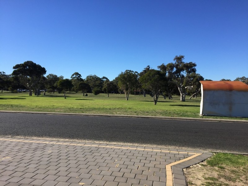 26 Dixon Street, Carey Park WA 6230