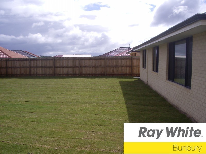 62 Burleigh Drive, Australind WA 6233