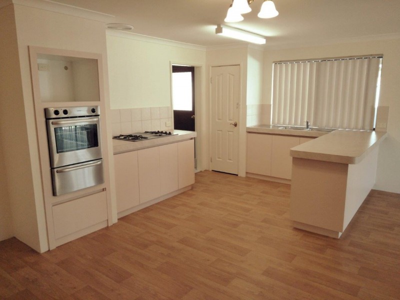 9 Oriel Court, College Grove WA 6230