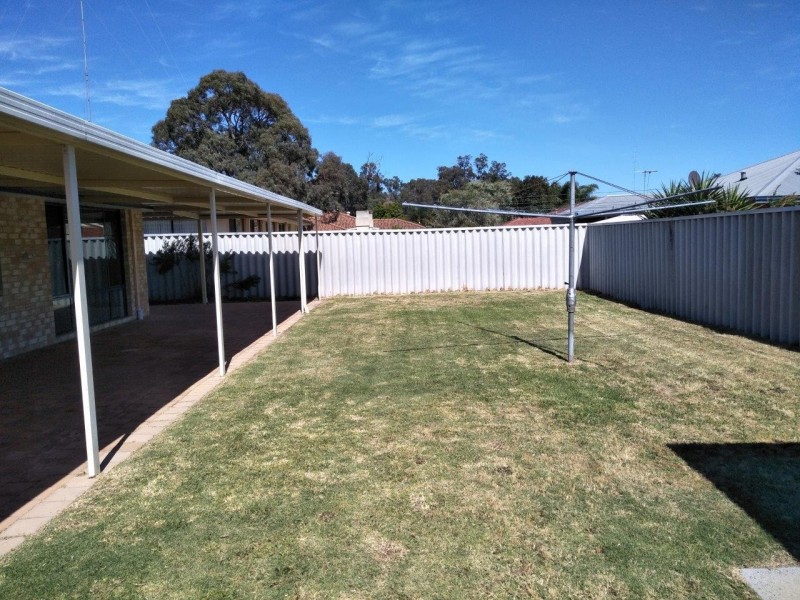 9 Oriel Court, College Grove WA 6230