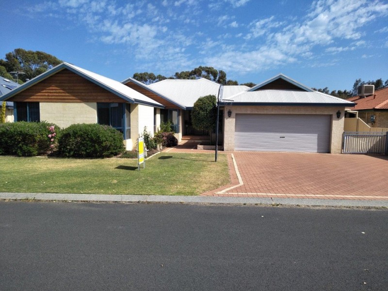 12 Birkdale Place, Pelican Point WA 6230