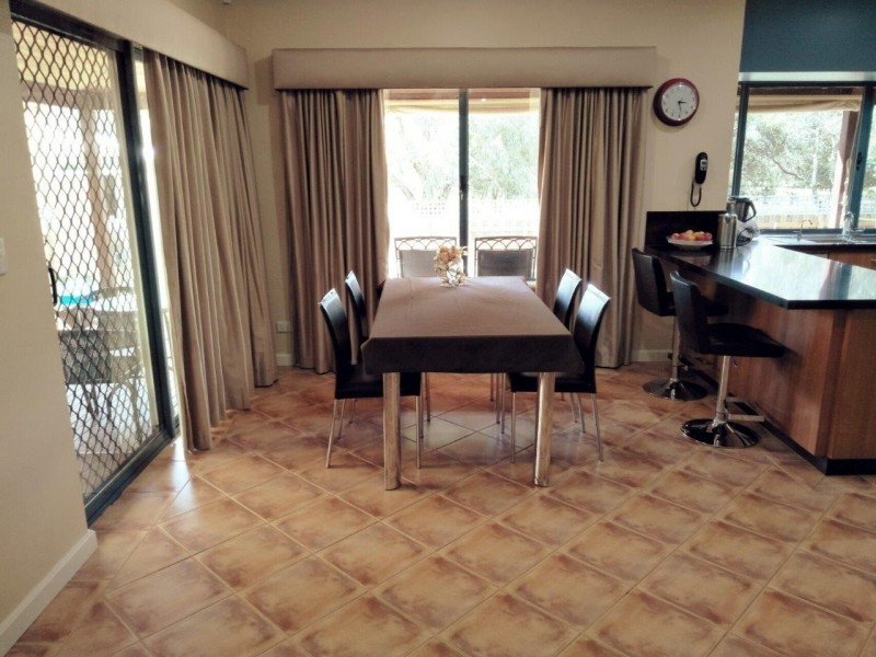 12 Birkdale Place, Pelican Point WA 6230