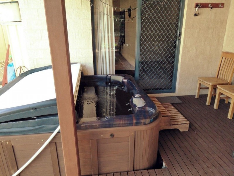 12 Birkdale Place, Pelican Point WA 6230