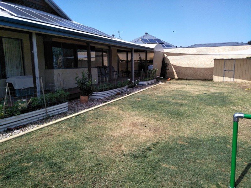 12 Birkdale Place, Pelican Point WA 6230