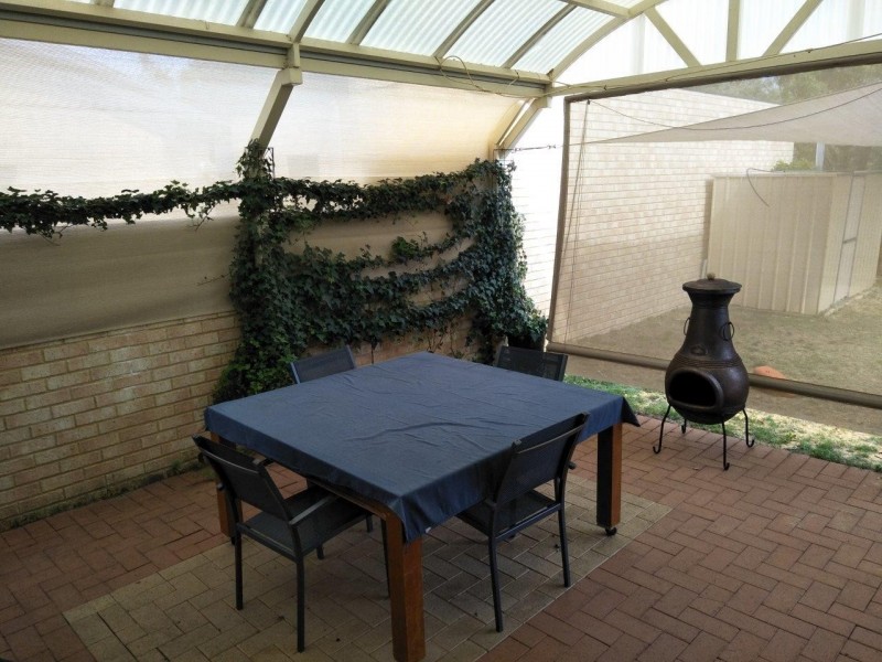 12 Birkdale Place, Pelican Point WA 6230