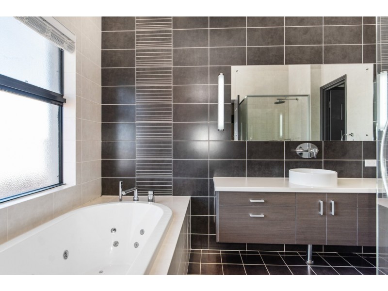 15 Katinka Street, Dalyellup WA 6230