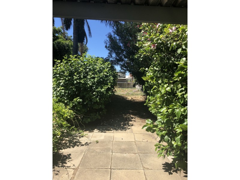 10 Skewes Street, East Bunbury WA 6230