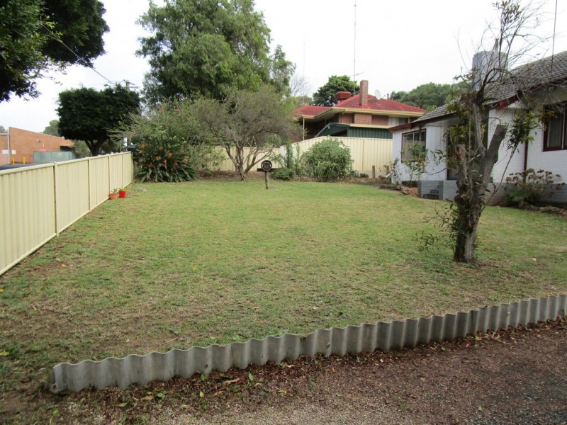 10 Island Queen St, Withers WA 6230