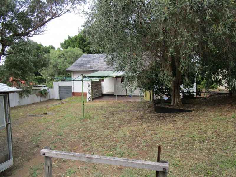 10 Island Queen St, Withers WA 6230