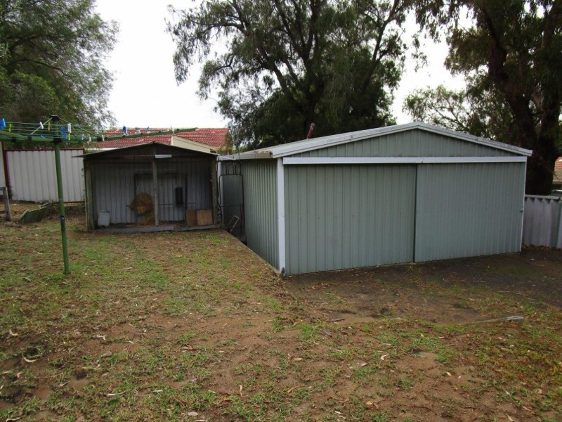 10 Island Queen St, Withers WA 6230