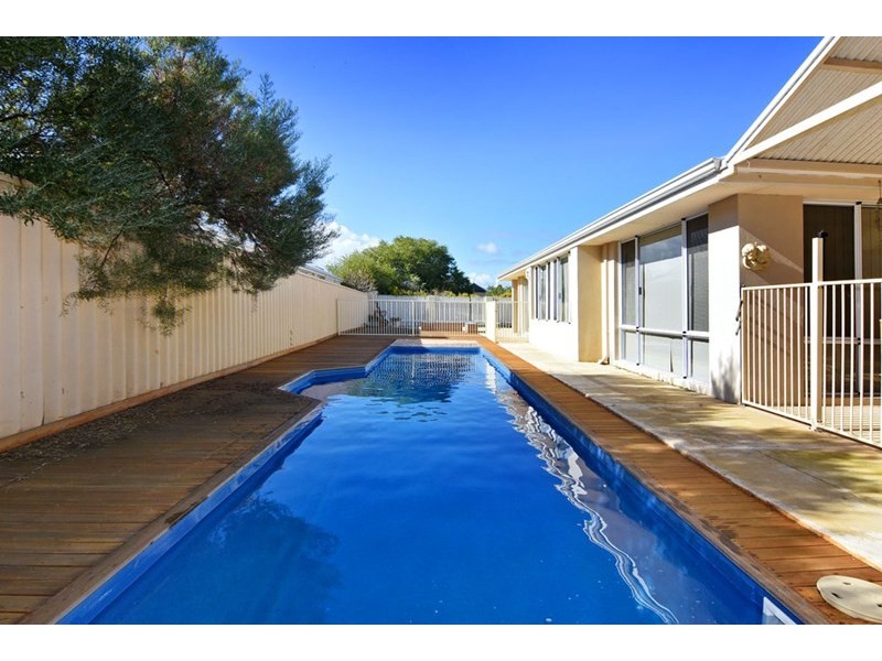 10 Antelope Turn, Dalyellup WA 6230