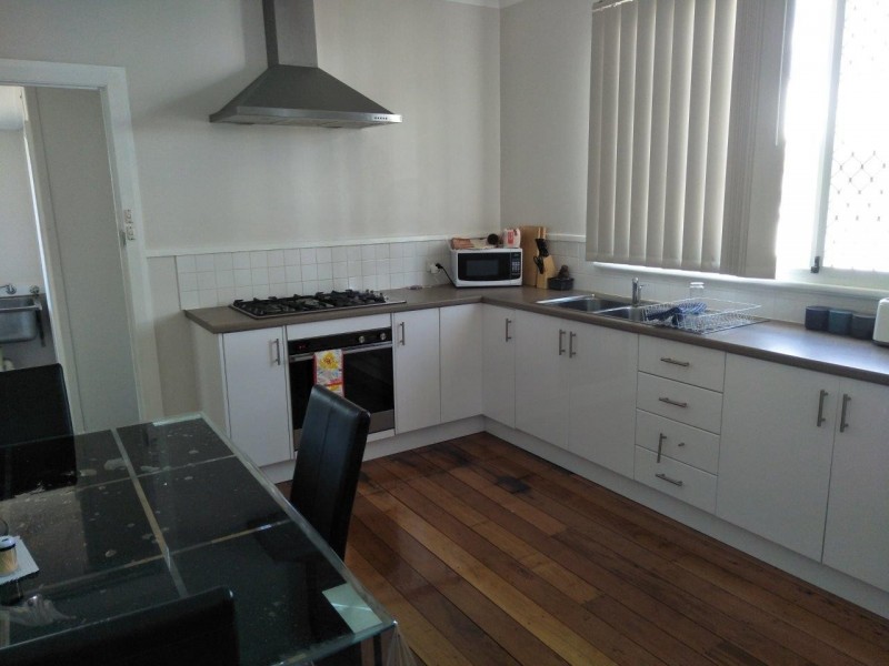 9 Little Street, Carey Park WA 6230