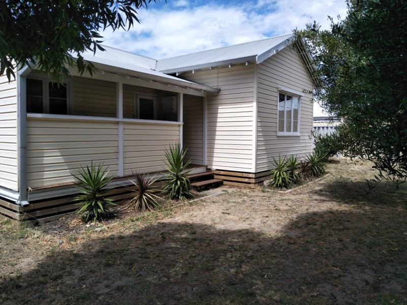 9 Little Street, Carey Park WA 6230