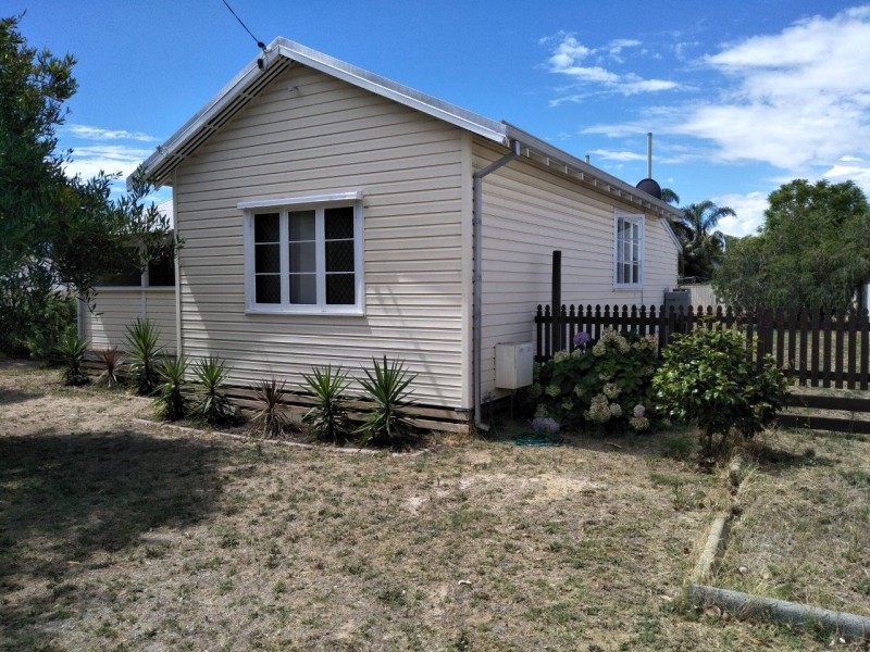 9 Little Street, Carey Park WA 6230