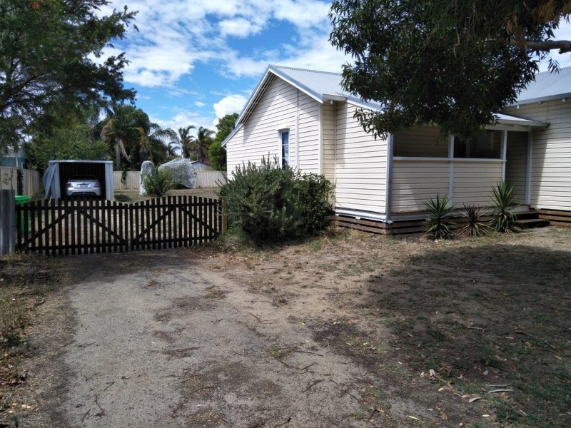 9 Little Street, Carey Park WA 6230