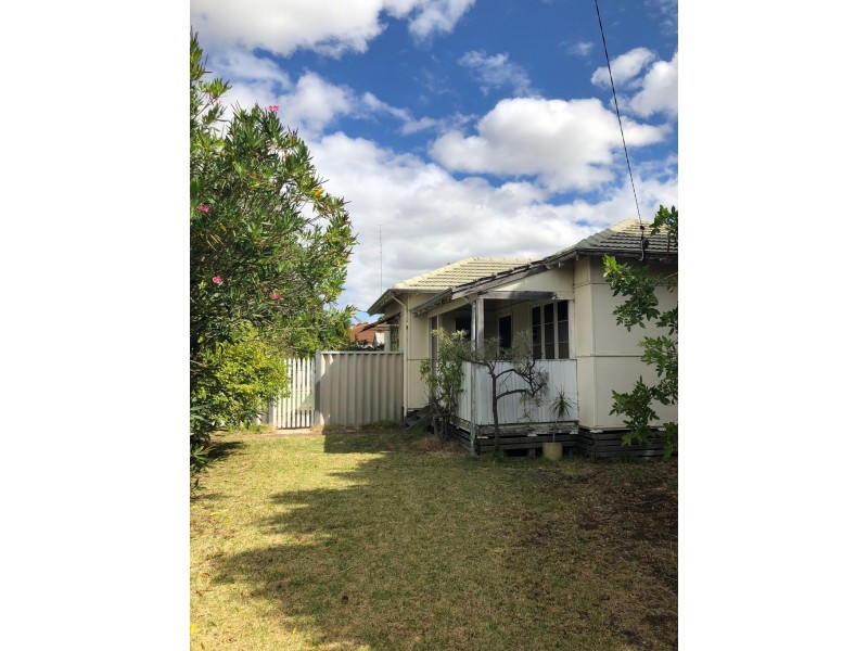 17 Mouarn Street, Carey Park WA 6230