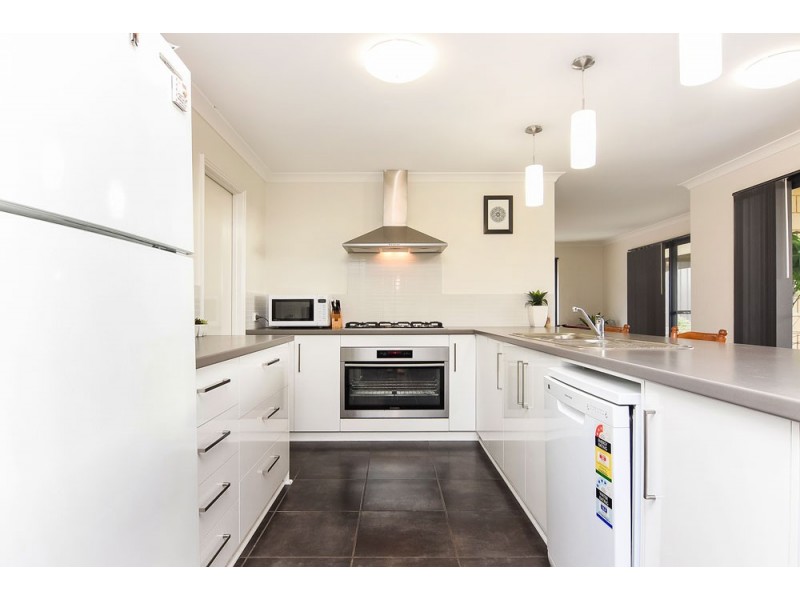 28 Henderson Crescent, Australind WA 6233