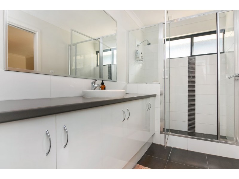 28 Henderson Crescent, Australind WA 6233