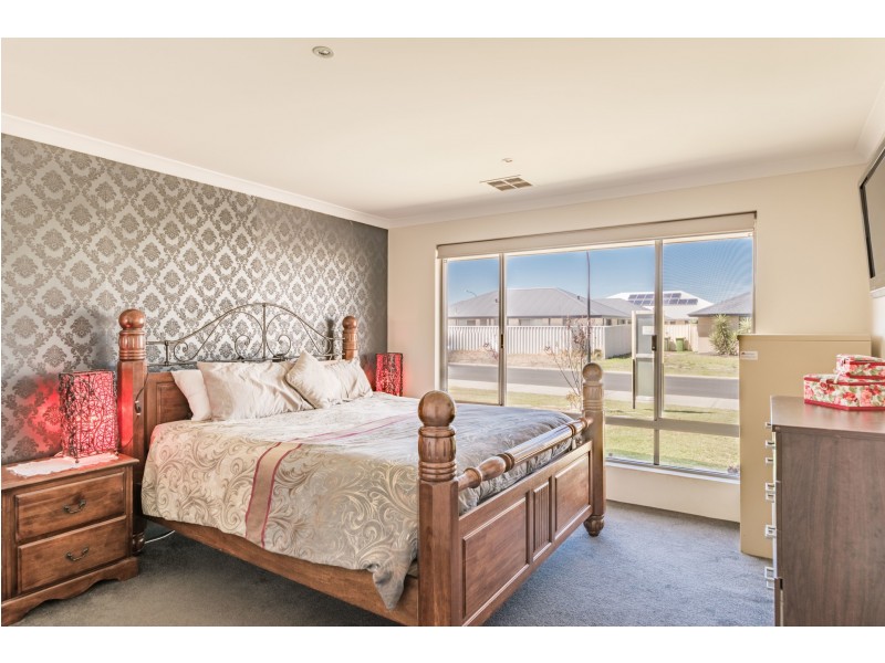 3 Lewana Approach, Dalyellup WA 6230