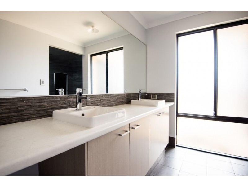 15 Kanalla Avenue, Millbridge WA 6232