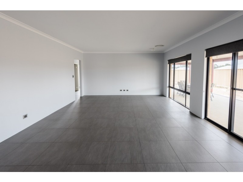 15 Kanalla Avenue, Millbridge WA 6232