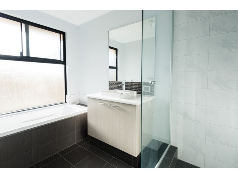 15 Kanalla Avenue, Millbridge WA 6232