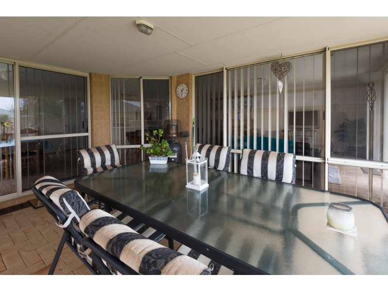 5 Trent Way, Dalyellup WA 6230