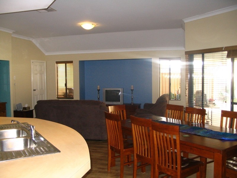 27 Daablone Vista, Dalyellup WA 6230