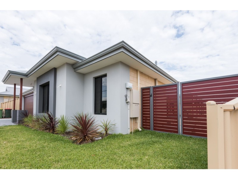 15 Kanalla Avenue, Millbridge WA 6232