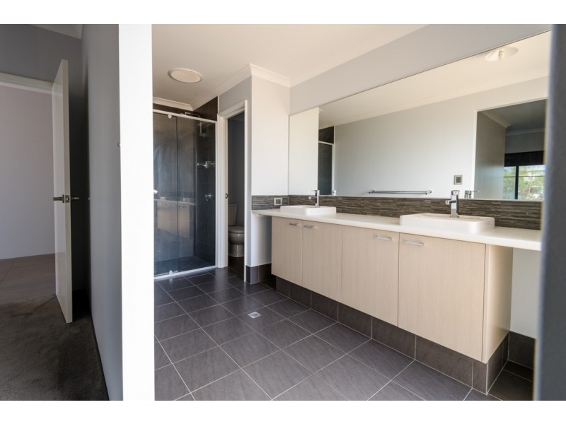 15 Kanalla Avenue, Millbridge WA 6232