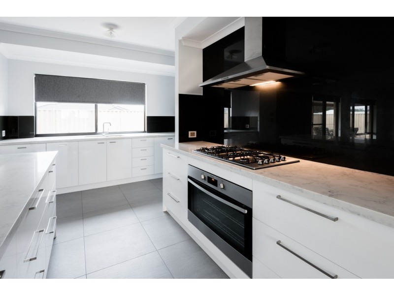 15 Kanalla Avenue, Millbridge WA 6232