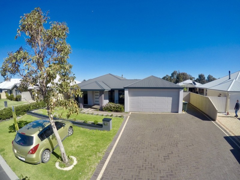 14 Apsley Circle, Millbridge WA 6232