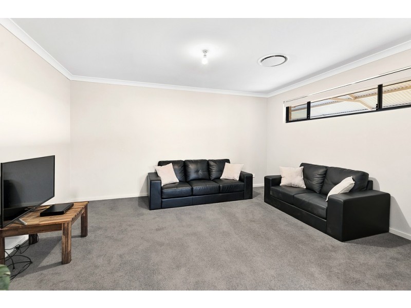 14 Apsley Circle, Millbridge WA 6232