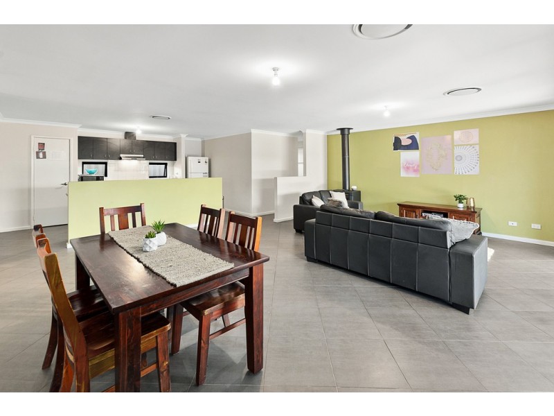 14 Apsley Circle, Millbridge WA 6232