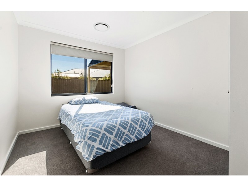 14 Apsley Circle, Millbridge WA 6232