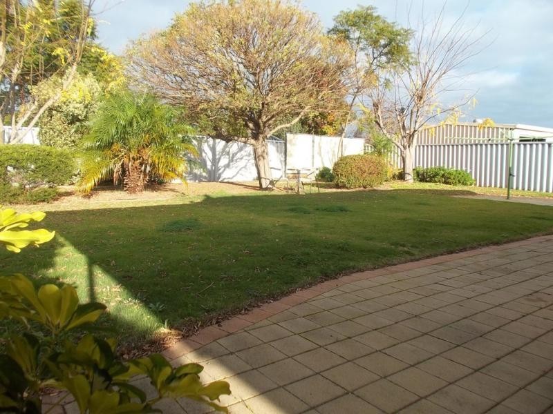 22 Oriel Court, College Grove WA 6230