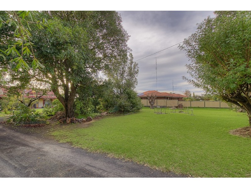 43 Third St, Harvey WA 6220