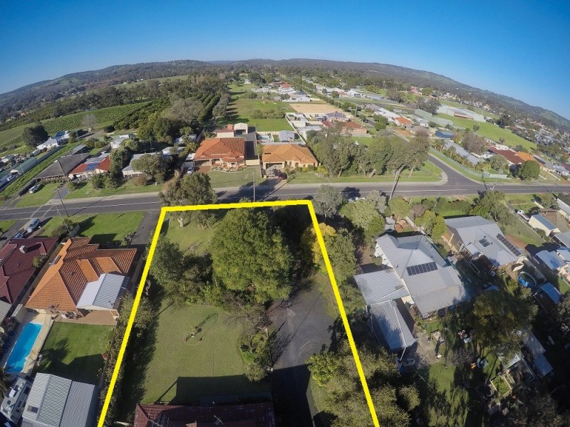 43 Third St, Harvey WA 6220