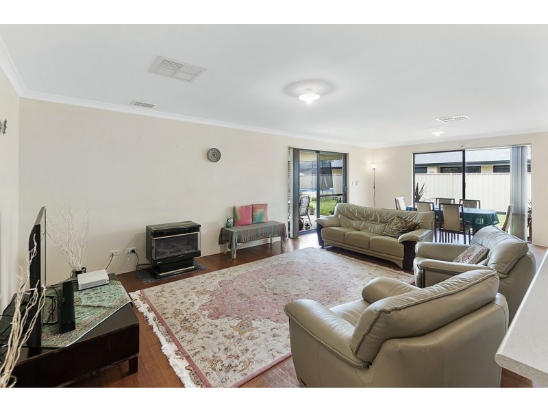 13 Hoskins way, Australind WA 6233