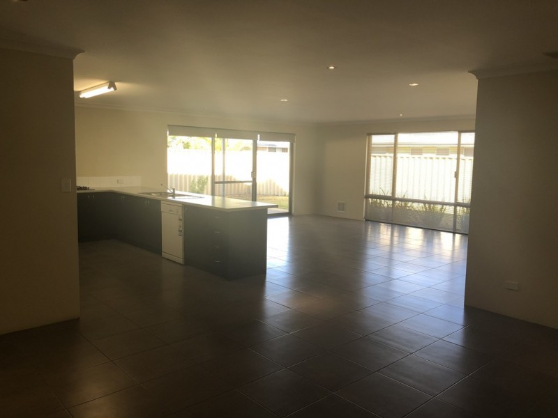 2 Binar Way, Dalyellup WA 6230