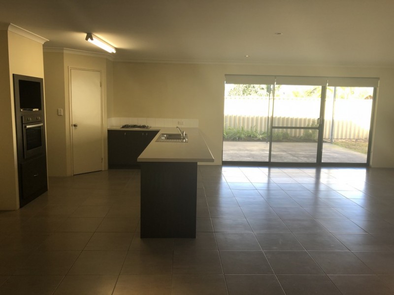 2 Binar Way, Dalyellup WA 6230