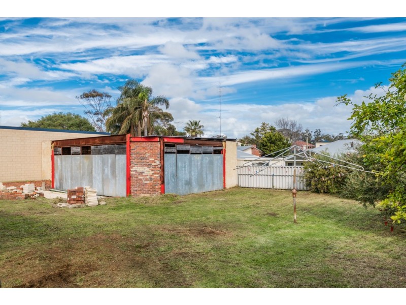 11 Hillcrest Avenue, South Bunbury WA 6230