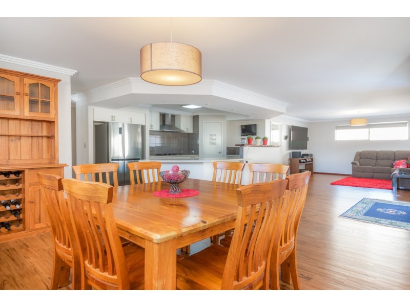 53 Mcmillan Drive, Dalyellup WA 6230