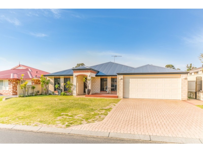 8 Possum Way, College Grove WA 6230