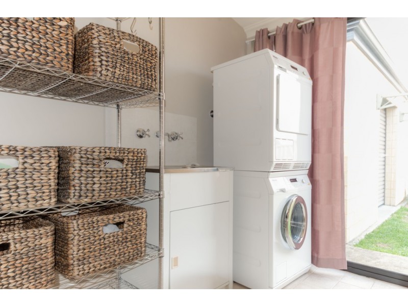 8 Possum Way, College Grove WA 6230