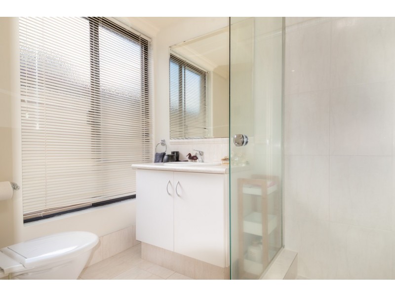 8 Possum Way, College Grove WA 6230